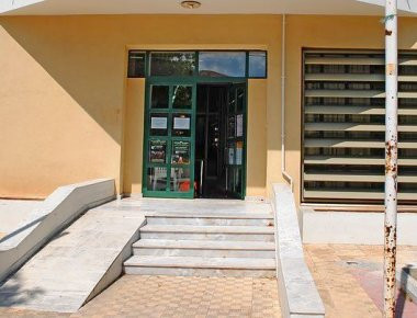 Παραβίαση του Πνευματικού Κέντρου δήμου Φιλαδέλφειας και κλοπή του ηχητικού εξοπλισμού